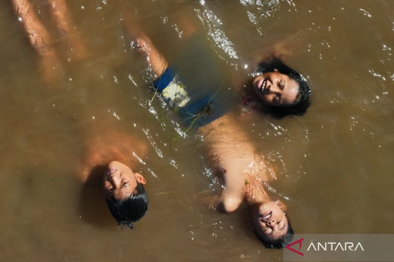 Dua desa terisolir banjir bandang di Konawe Utara