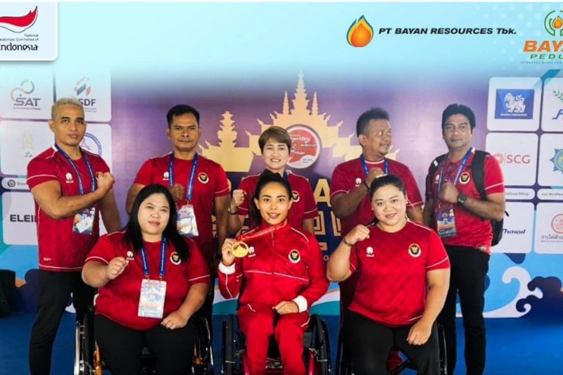 Para angkat berat Indonesia sabet tiga emas dan tiga perak di Thailand