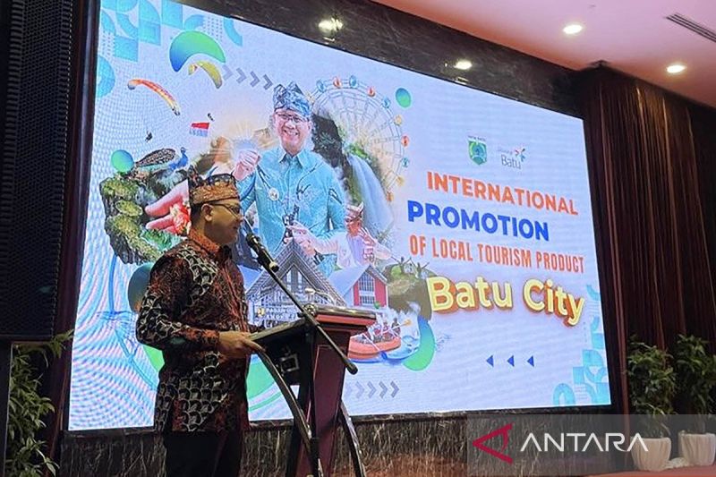 pj-wali-kota-batu-mempromosikan-potensi-pariwisata-di-malaysia