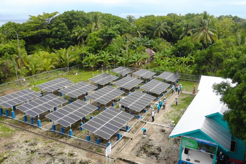 Warga Nusaela Maluku Tengah nikmati listrik 24 jam