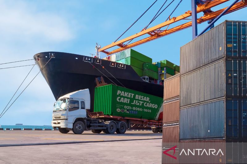 J&T Cargo bawa inovasi logistik di Transport & Logistic Indonesia 2024