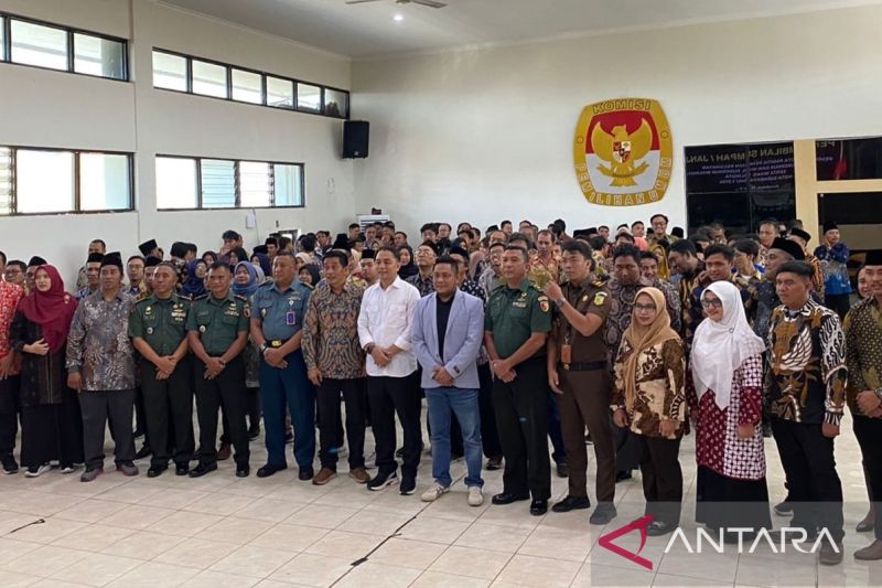 KPU Surabaya lantik 155 PPK Pilkada 2024