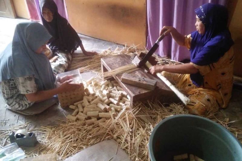 UMKM di Aceh Timur memasarkan rokok daun nipah ke Malaysia
