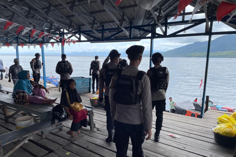 Polda Maluku Utara patroli rutin cegah kriminalitas di pelabuhan