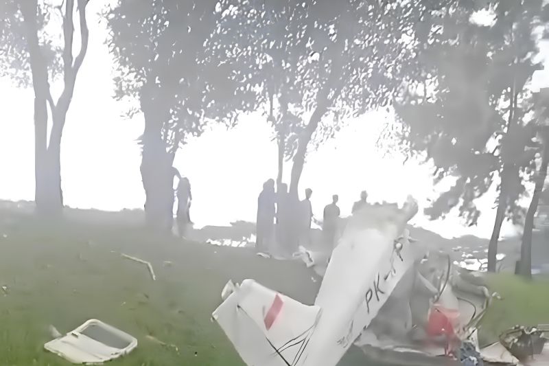 Pesawat Ultralight jatuh di kawasan BSD Tangsel