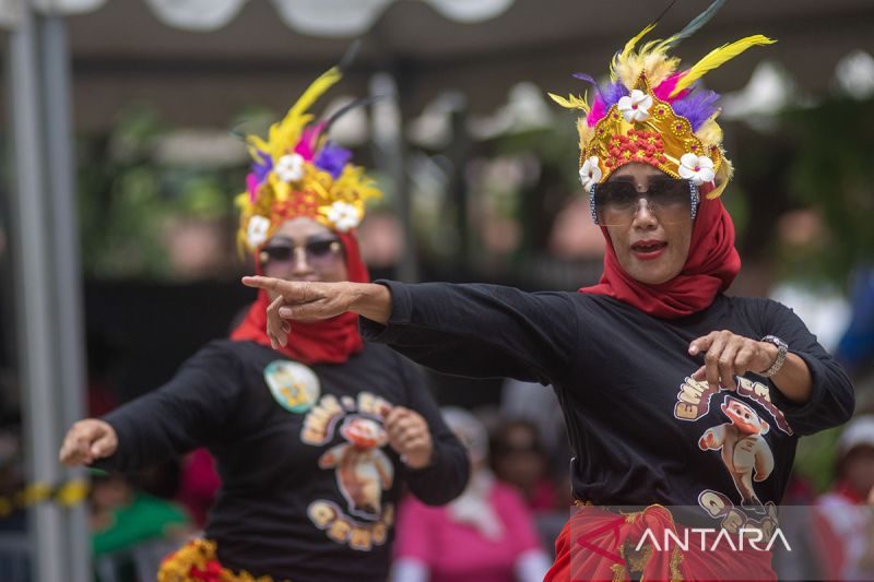 Kompetisi senam dansa di Palu