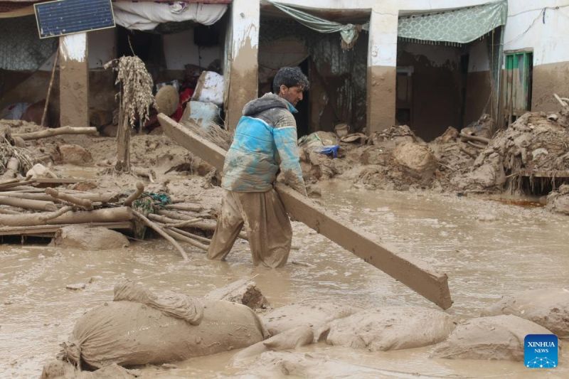 hampir-70-orang-tewas-akibat-banjir-di-afghanistan