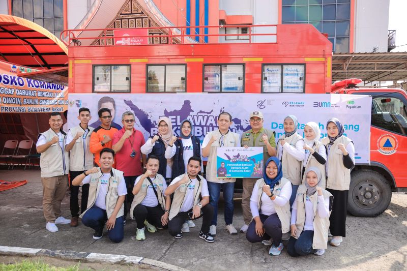 PT Pegadaian Bersama Relawan Bakti BUMN Berikan Bantuan Bencana Galodo Sumatera Barat