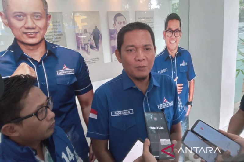 Bobby Nasution ambil formulir pendaftaran ke Demokrat