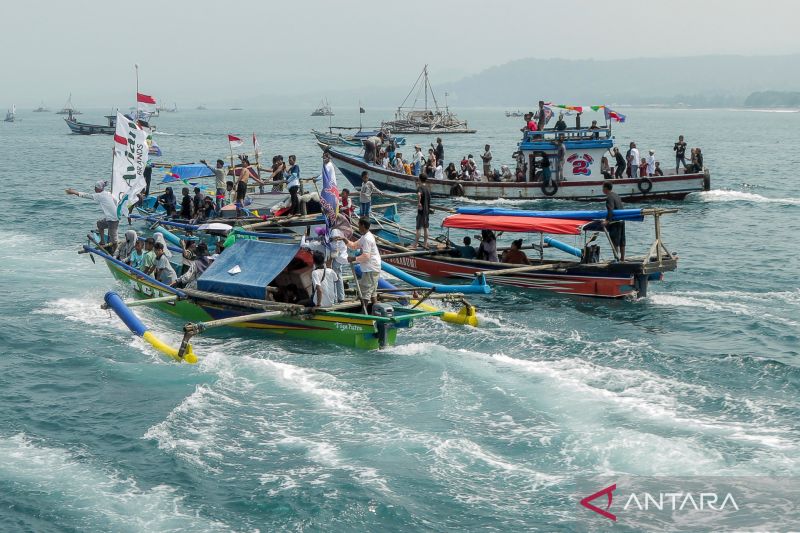 Tradisi Labuh Saji di Sukabumi