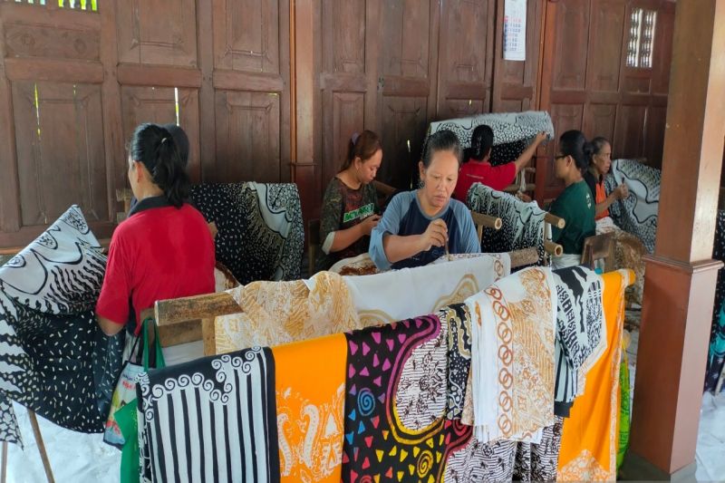 kemenperin-perkuat-penerapan-industri-hijau-di-sektor-batik-lewat-sih