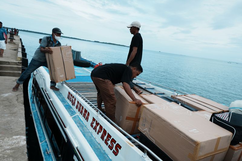 Pengembalian kopor calon jamaah haji dari kepulauan