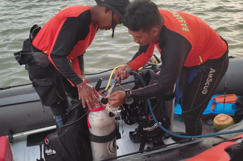 Tim SAR temukan pemancing asal Lombok Barat di dasar laut