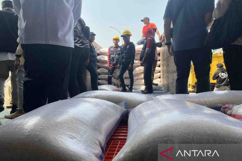 Bulog kirim stok pengganti soal 40 ton beras basah akibat kapal karam