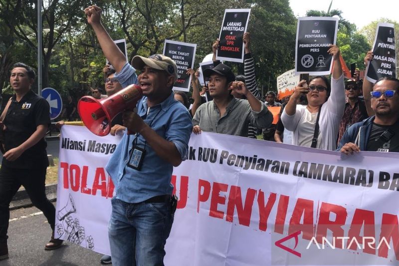 Jurnalis Bali nilai RUU Penyiaran berpotensi ancam kerja jurnalistik