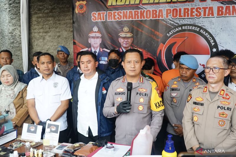 Polresta Bandung ungkap rumah industri narkoba jenis sintetis
