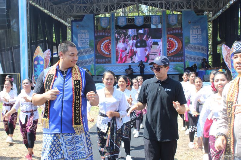 Menpora buka Liga Selancar Dunia WSL Krui Pro 2024 di Lampung