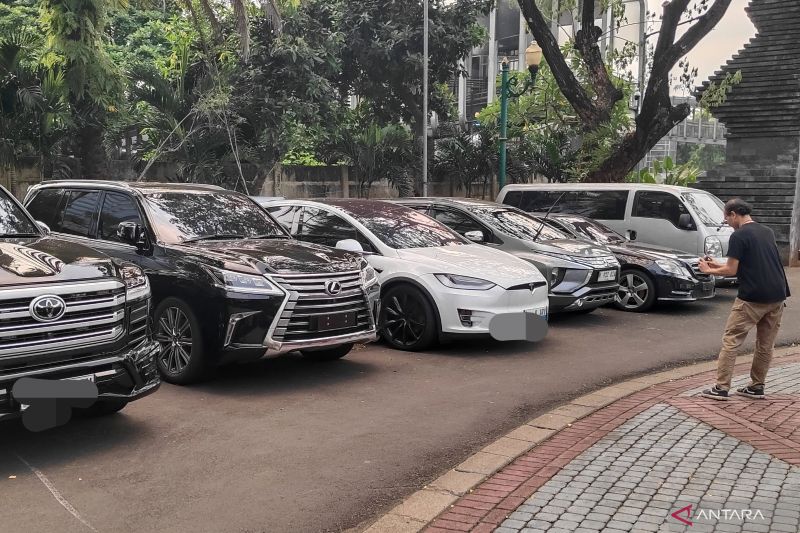 Polisi masih cari kendaraan lain yang pakai pelat dinas DPR palsu