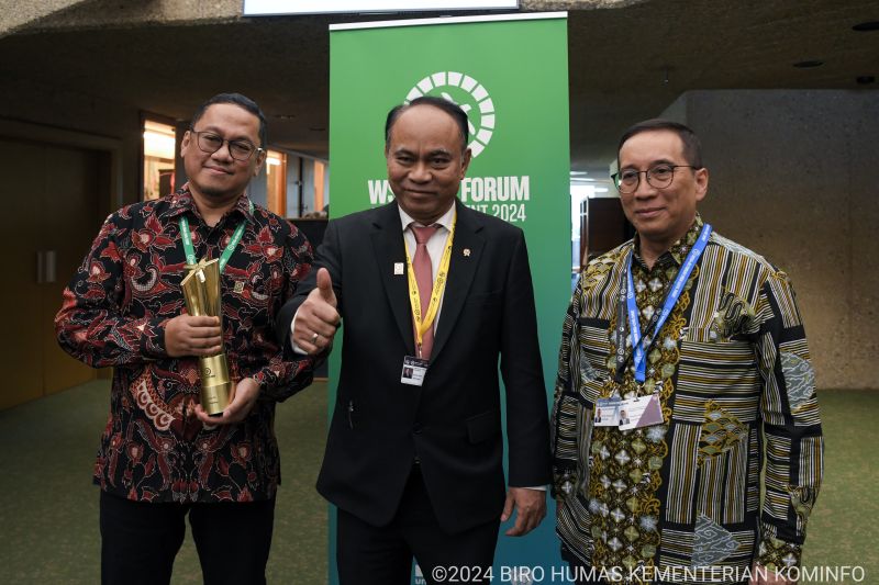Menkominfo Beri Apresiasi atas Kemenangan JaWAra Internet Sehat di Ajang WSIS Prizes 2024