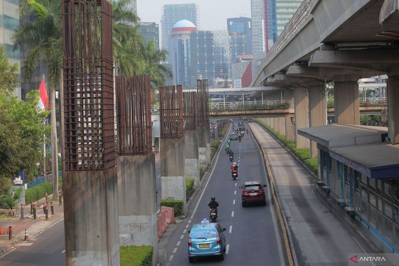 DKI sepekan, pembongkaran tiang monorel hingga imbauan mudik