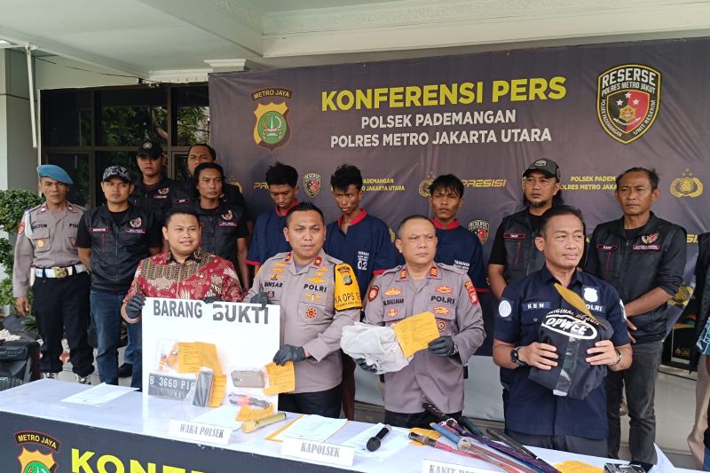 Polisi ungkap sindikat pencurian spion mobil di Jakarta