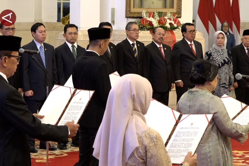 Tujuh anggota LPSK ucap sumpah jabatan di hadapan Jokowi