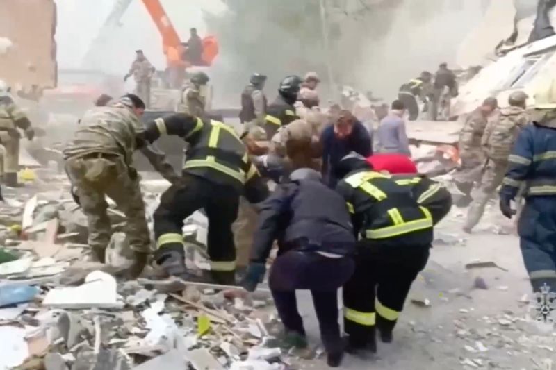 Rudal Ukraina runtuhkan apartemen di Rusia, 14 korban jiwa jatuh