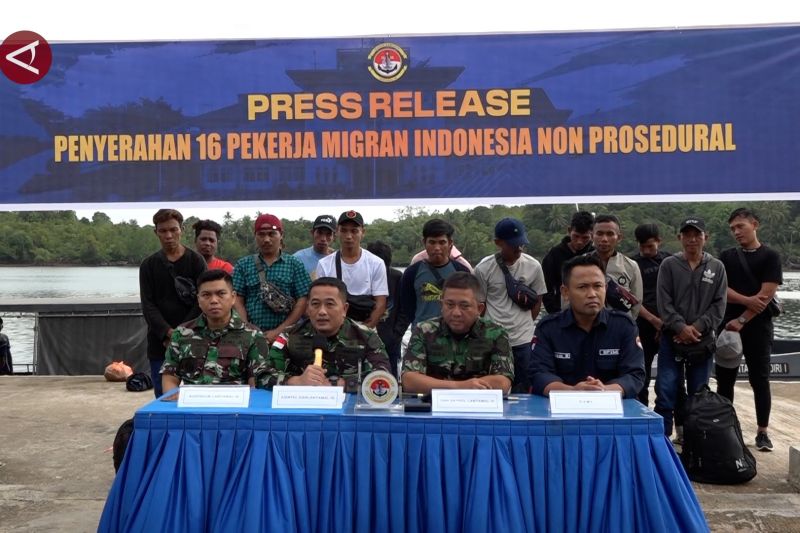 TNI AL selamatkan 16 PMI yang terlantar di pulau kosong Batam