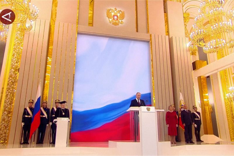 Vladimir Putin dilantik sebagai Presiden Rusia untuk kelima kalinya