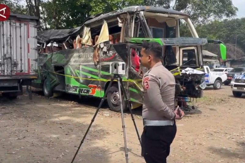 Marak kecelakaan bus, Menhub akan atur ulang bus pariwisata