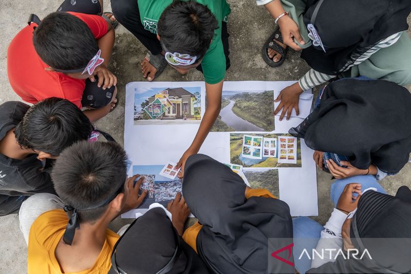 Pendidikan konservasi kepada anak-anak pesisir di Palu 