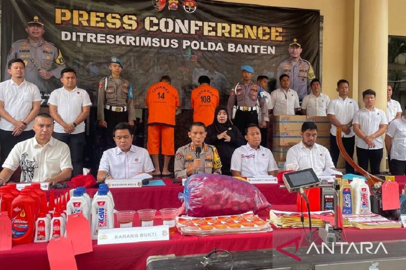 Polda Banten bongkar kasus dugaan produksi oli palsu di Tangerang