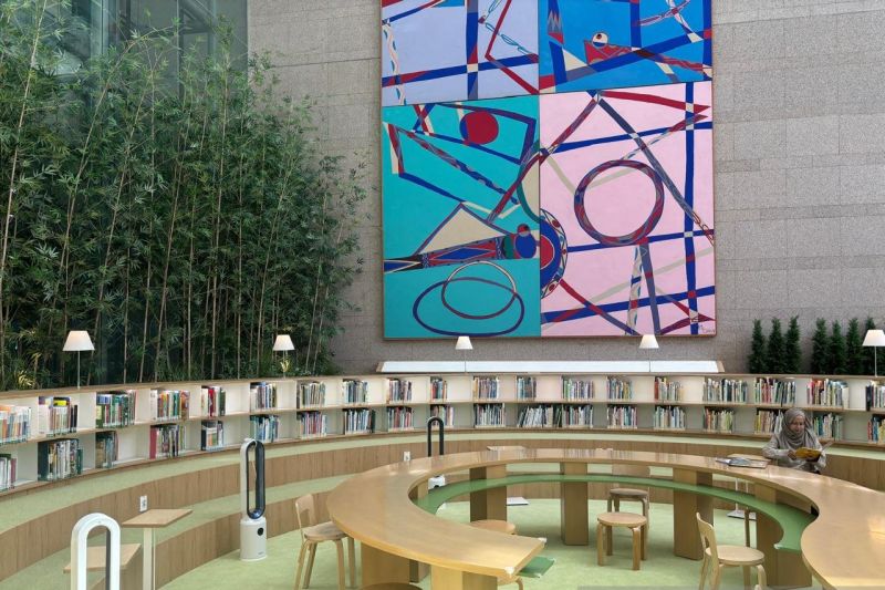 Main-main ke perpustakaan anak di Balai Kota Busan