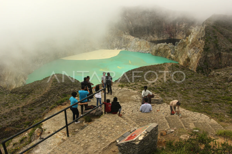 Kenaikan status Gunung Kelimutu