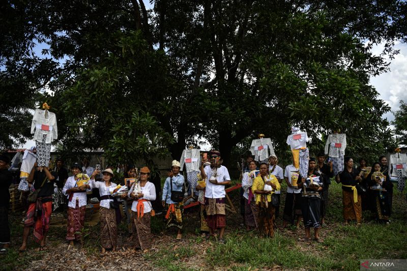 Upacara Ngaben massal di Palembang