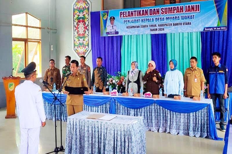 Pj Bupati Barito Utara lantik Pj Kepala Desa Muara Wakat