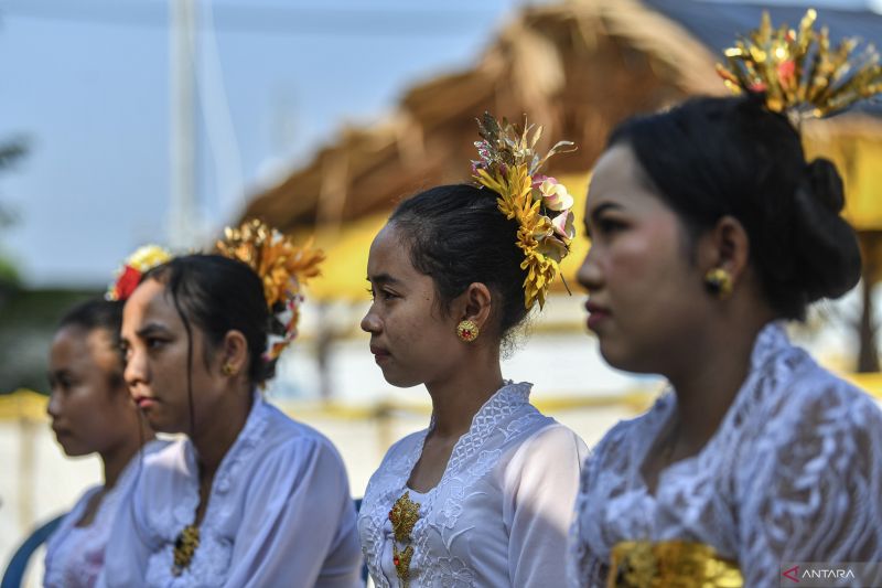 Potong gigi massal umat Hindu di Palembang