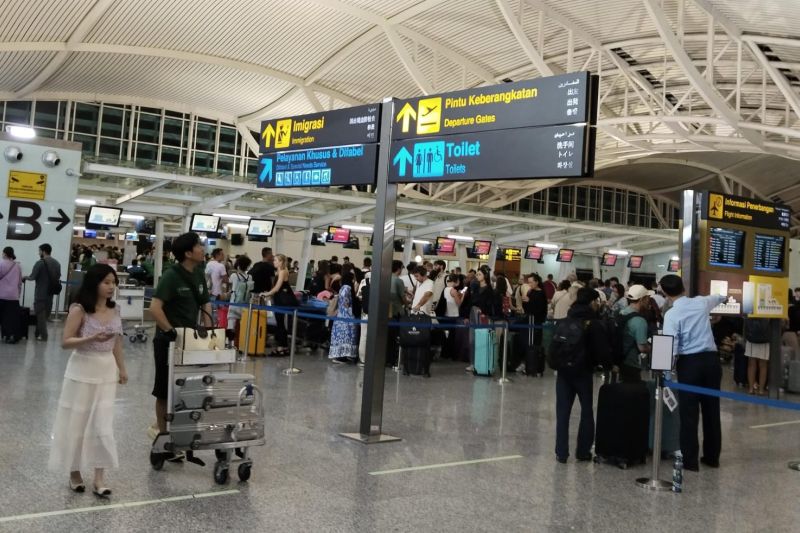 Bandara Ngurah Rai alami kenaikan penumpang berkat cuti Mei