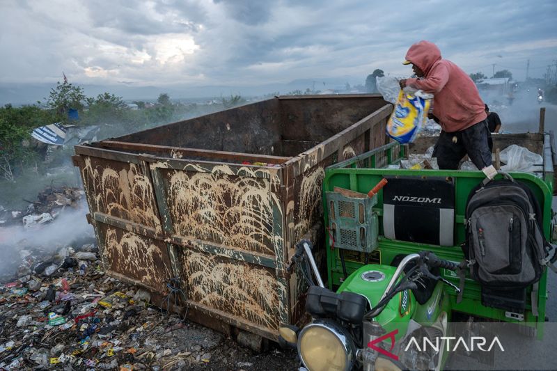 Timbulan sampah di Sigi