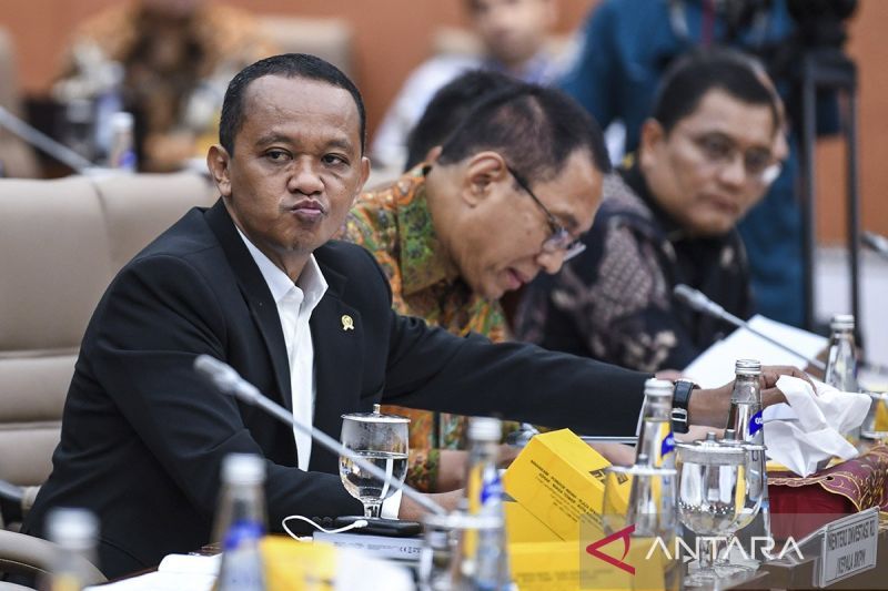 Menteri Bahlil sebut investasi Starlink di Indonesia Rp30 miliar