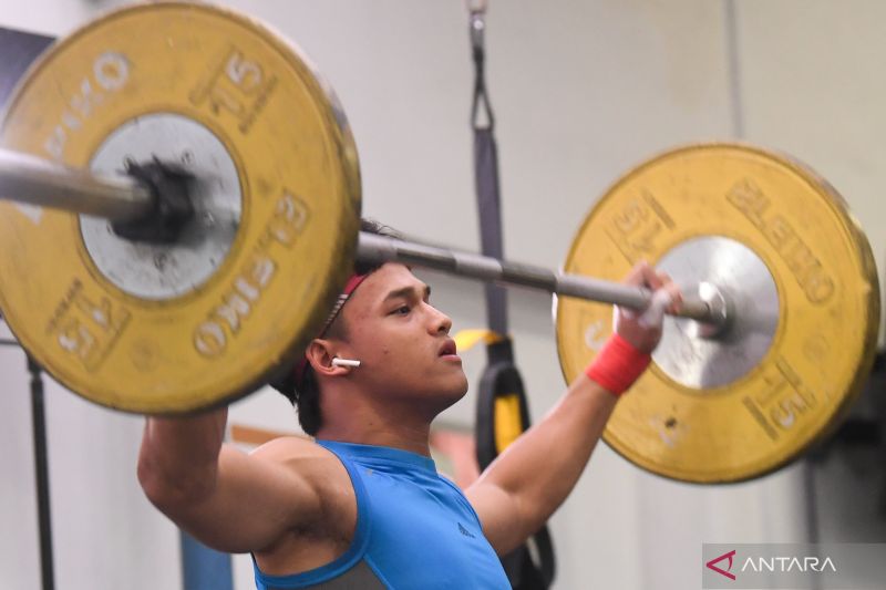 Rizki disegani para lifter Olimpiade Paris