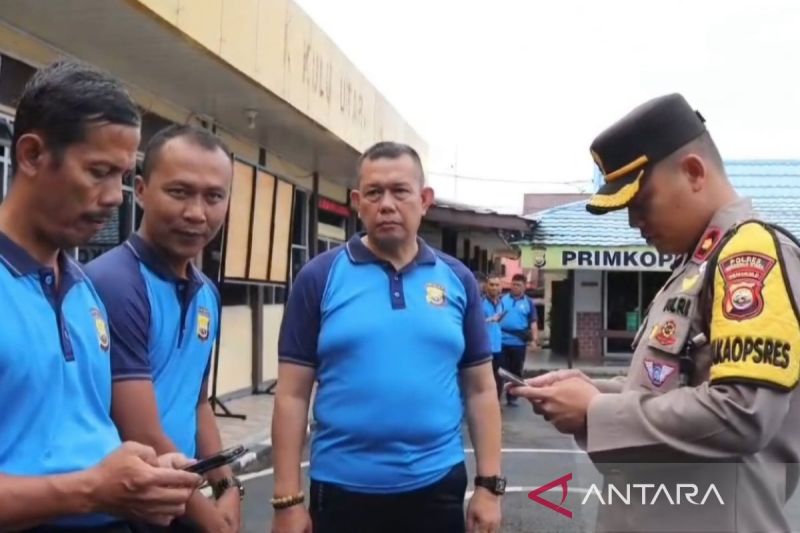 Polres Bengkulu Utara periksa ponsel personel antisipasi judi daring