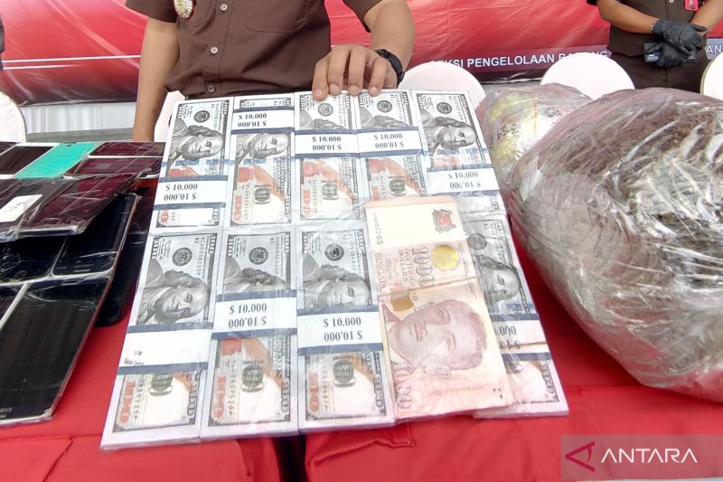 Polisi ungkap peran tersangka produksi uang palsu di Jakbar