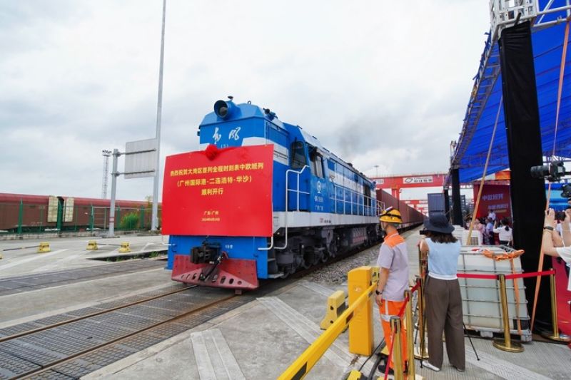 Kereta kargo China-Eropa diberangkatkan dari Guangzhou
