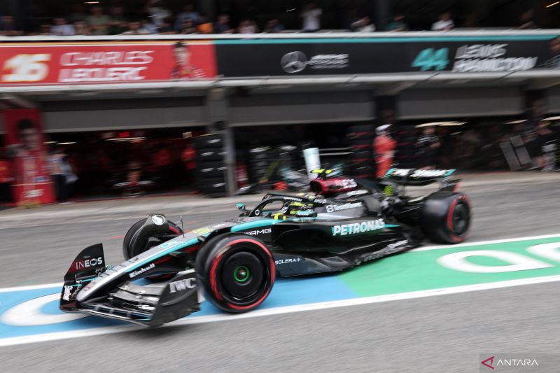 Meski raih podium, Hamilton nilai Mercedes perlu sempurnakan mobil