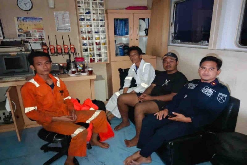 Kemenhub evakuasi kebakaran kapal di Perairan Tuban Laut Jawa