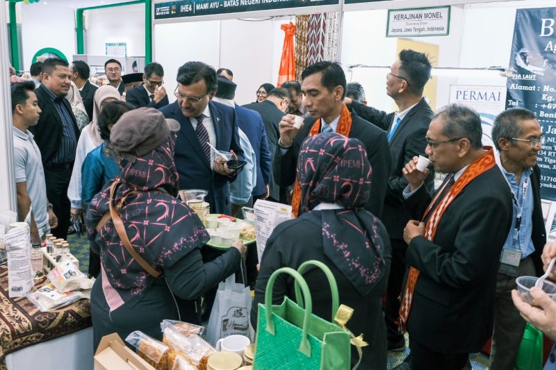 Dubes Achmad resmi buka Indonesia Halal Expo 2024 di Brunei