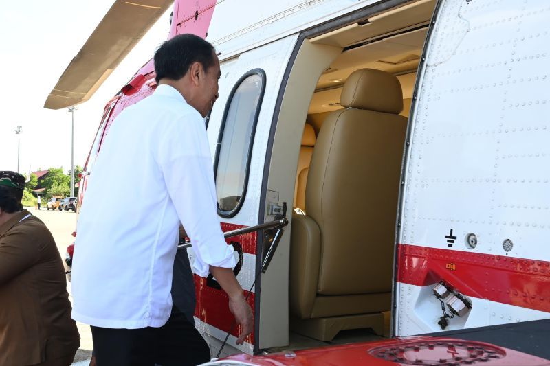 Presiden kunjungi Barito Timur Kalteng naik helikopter Super Puma