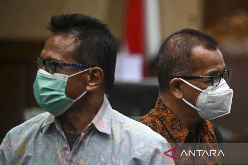 Mantan Dirut Garuda Indonesia Emirsyah Satar dituntut delapan tahun penjara