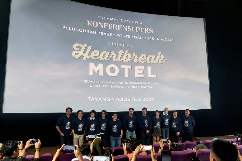 Reza Rahadian sebut "Heartbreak Motel" karya adaptasi buku terbaik